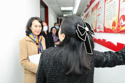 罗湖区人大常委副主任谭会茹一行莅临LV国际调研