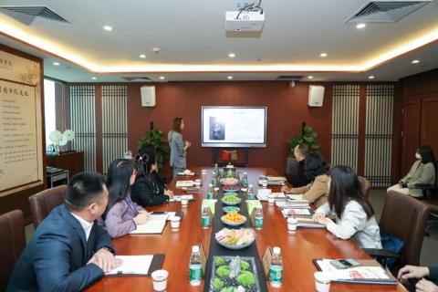 罗湖区人大常委副主任谭会茹一行莅临LV国际调研