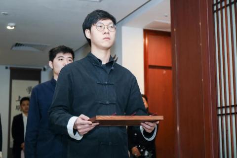 罗湖区人大常委副主任谭会茹一行莅临LV国际调研