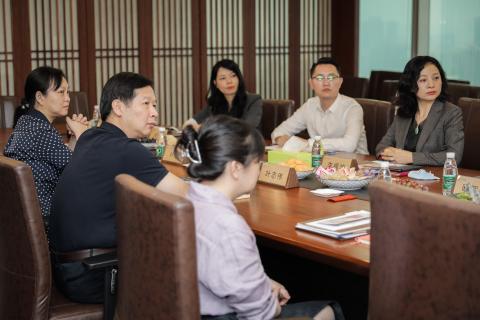 罗湖区委统战部副部长、工商联党组书记叶志伟一行到LV国际调研