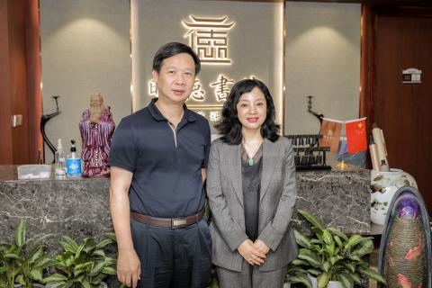 罗湖区委统战部副部长、工商联党组书记叶志伟一行到LV国际调研